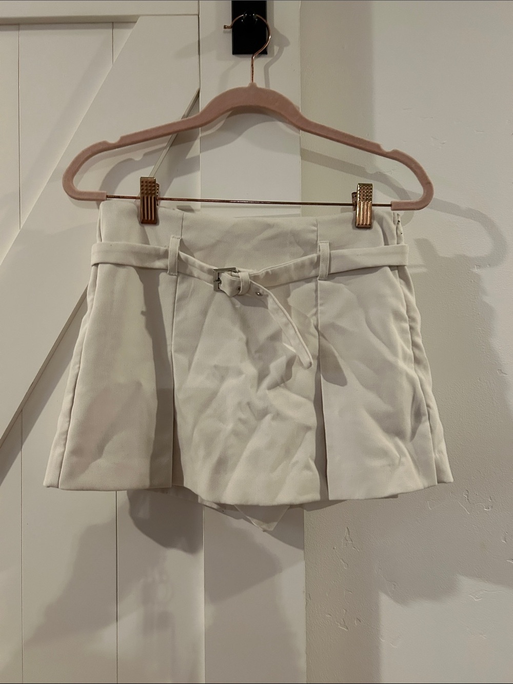 Zara Cream High-Waist Pleated Skort with Belt